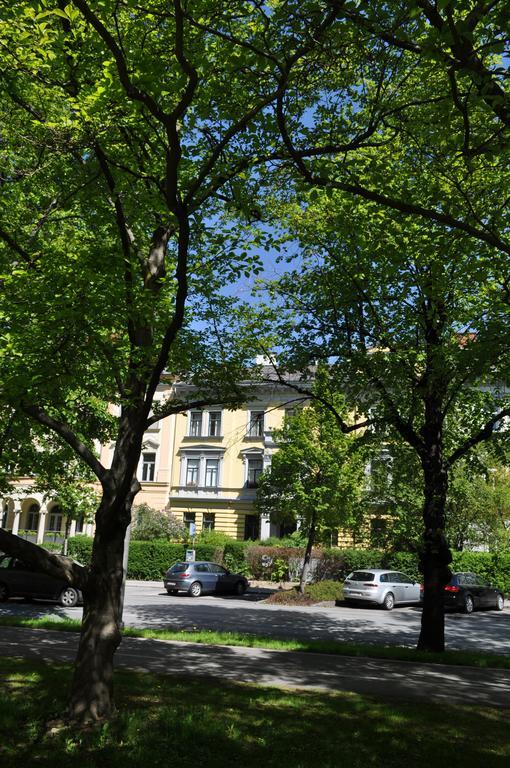 Ferienwohnung Im Univiertel Mit Garten Graz Kültér fotó